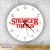 Stranger Things biele logo okrúhle sklenené nástenné hodiny