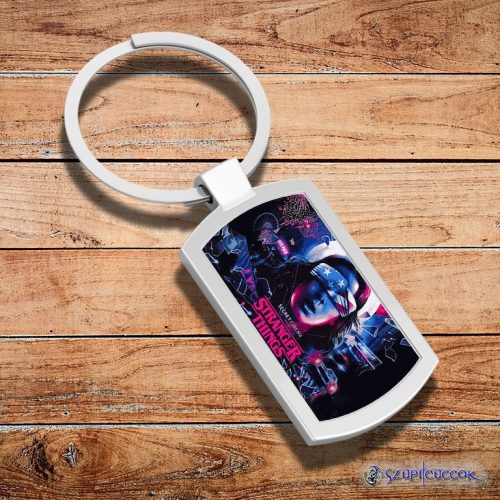 Stranger Things - 11 kovová kľúčenka